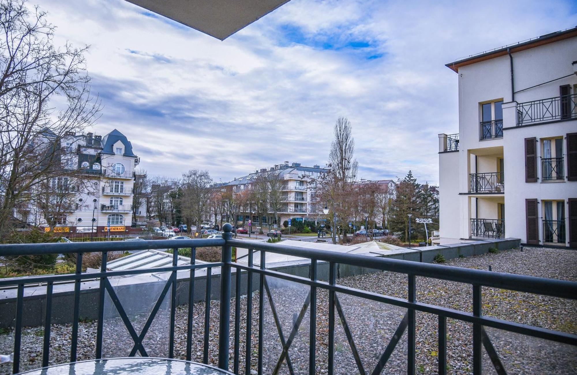 Apartamenty Promenada Z Tarasem I Parkingiem - Apartamenty Na Wyspie Świnoujście Extérieur photo