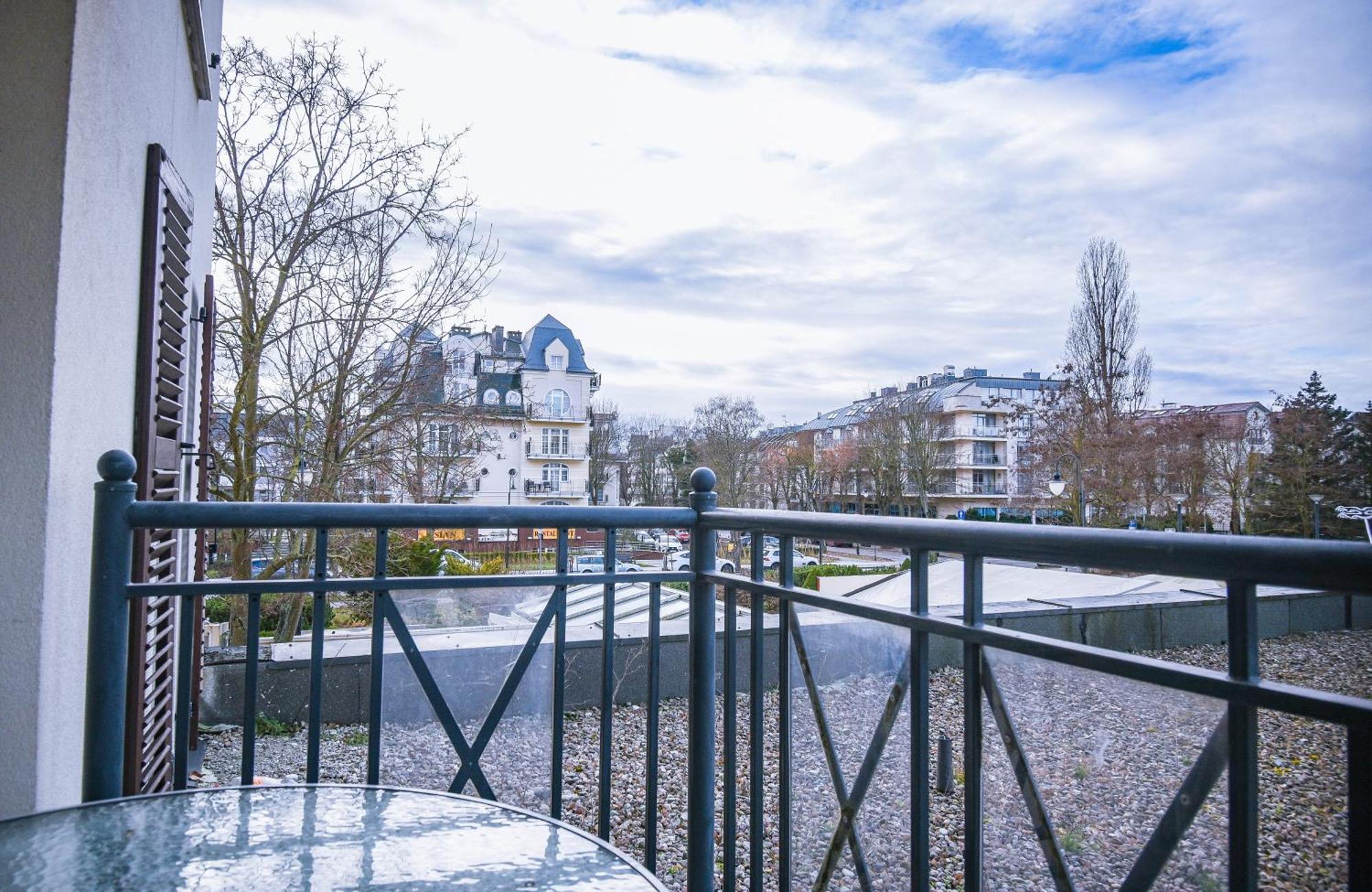 Apartamenty Promenada Z Tarasem I Parkingiem - Apartamenty Na Wyspie Świnoujście Extérieur photo