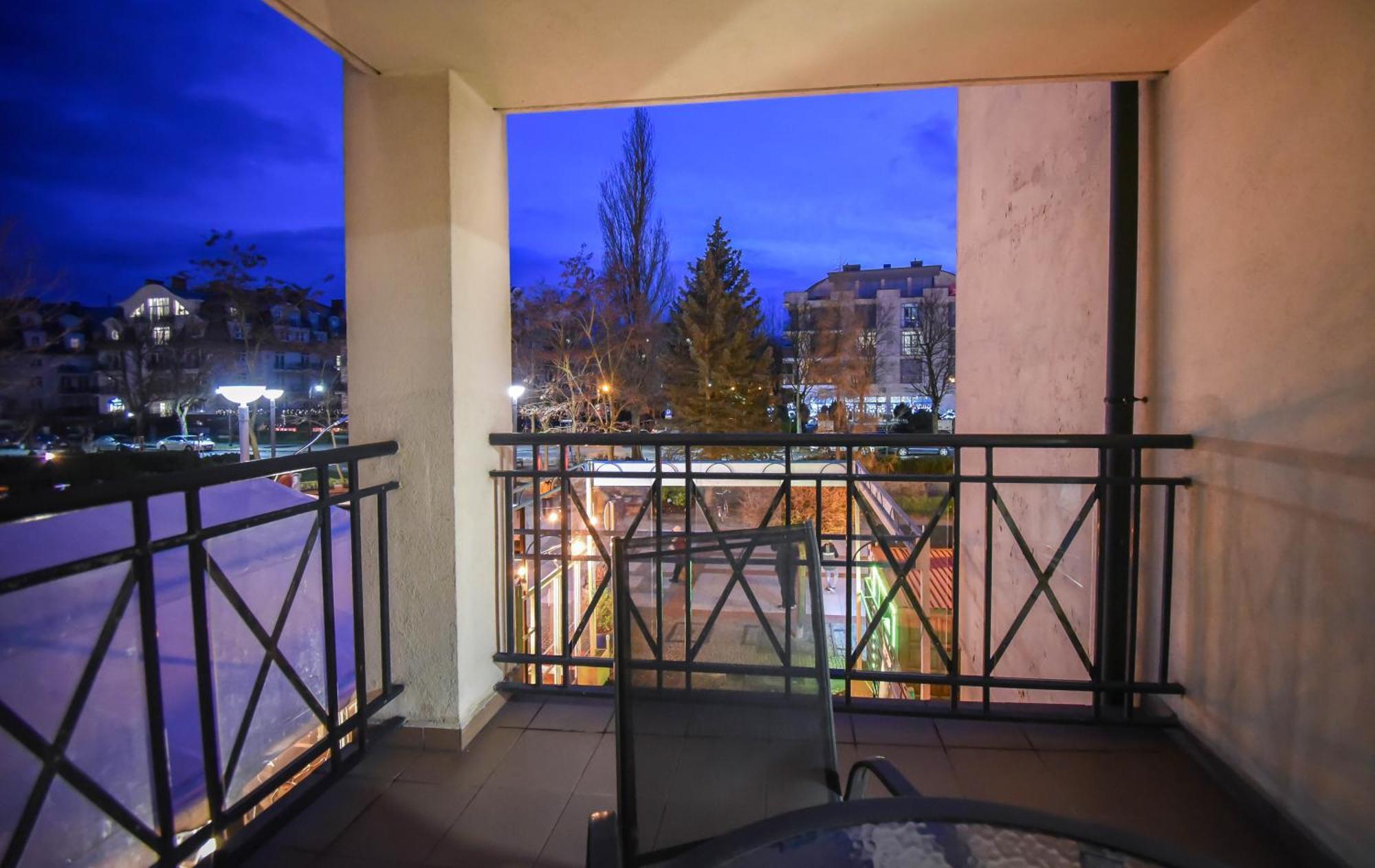 Apartamenty Promenada Z Tarasem I Parkingiem - Apartamenty Na Wyspie Świnoujście Extérieur photo