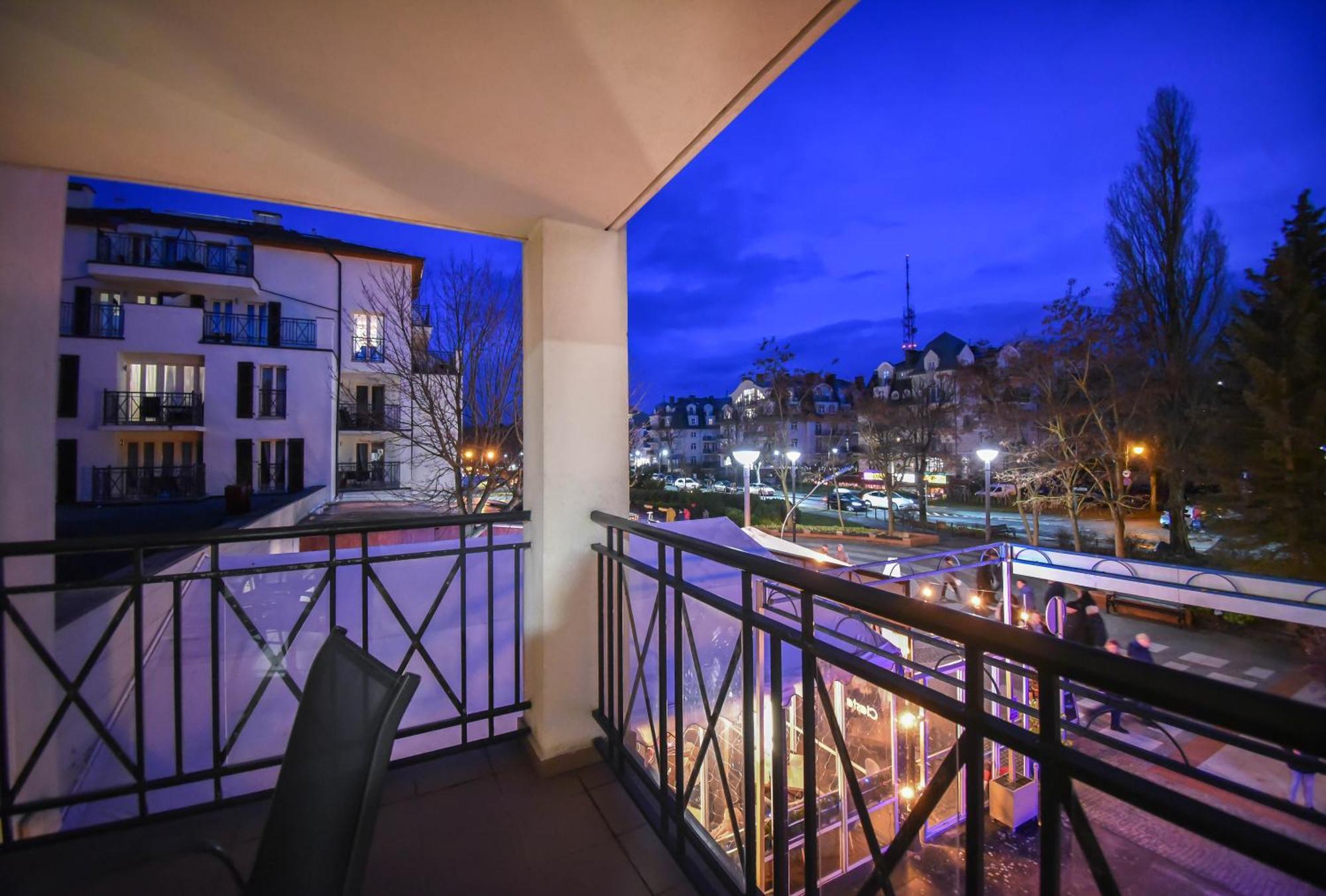 Apartamenty Promenada Z Tarasem I Parkingiem - Apartamenty Na Wyspie Świnoujście Extérieur photo